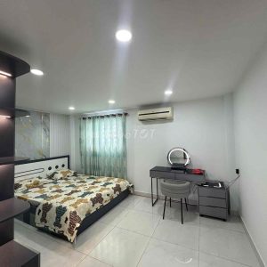 Tặng xe máy vision mới koong, nhà rộng, đường thông buôn bán, ô tô tránh, bán nhanh trong tháng 8